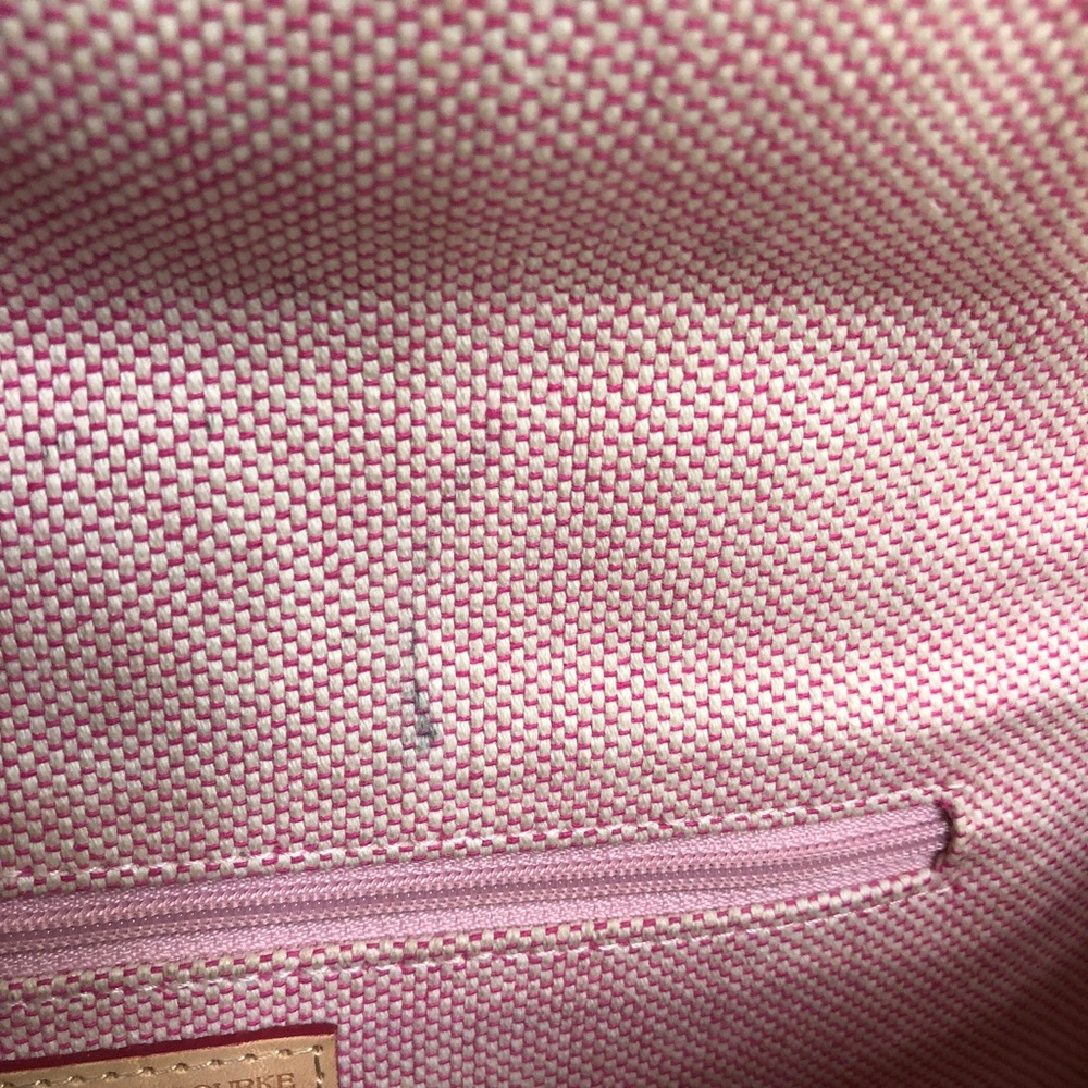 Dooney & Bourke Coral & Tan Crossword Letter  Heart Pattern Vinyl Purse - Picture 7 of 7